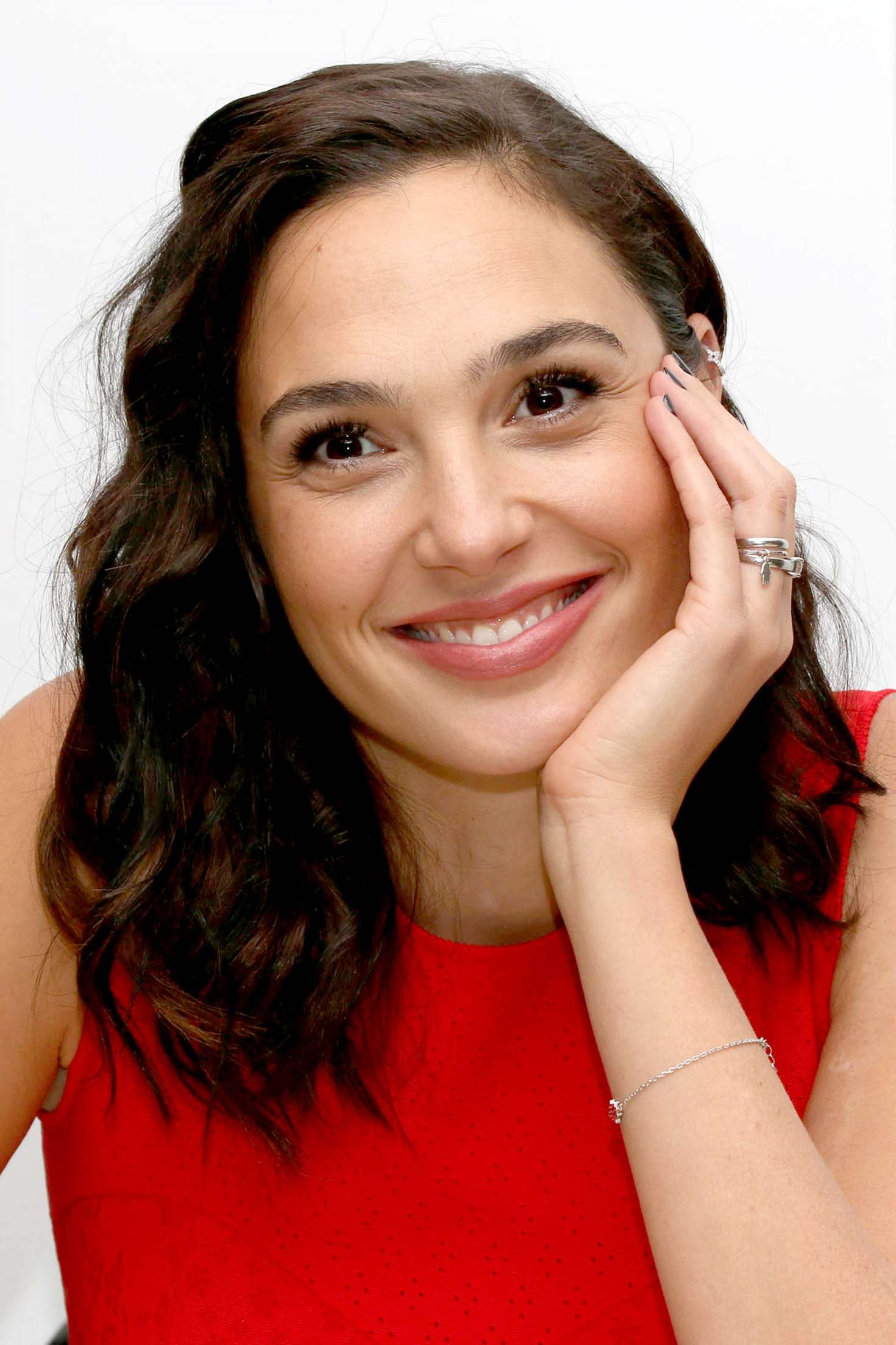 Gal Gadot 2017 : Gal Gadot – Justice League Press Conference in London -23